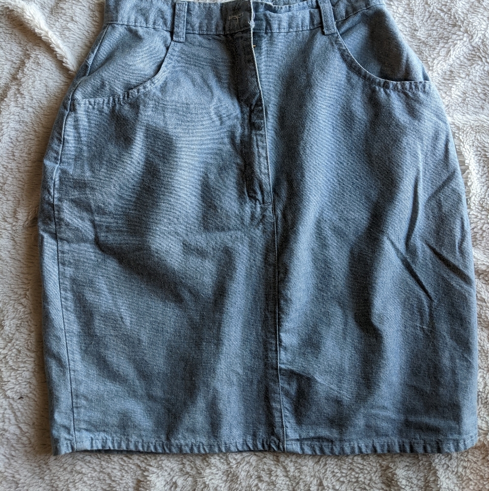 Denim skirt - size 4